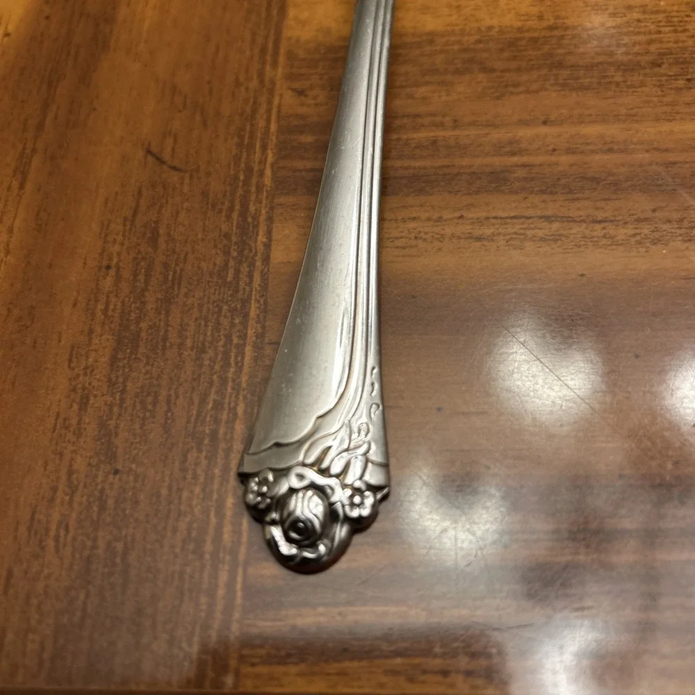 Oneida Community Fantasy Rose Pierced‎ Pie Server 8 3/8